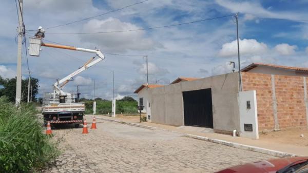 Floriano refor&ccedil;a ilumina&ccedil;&atilde;o p&uacute;blica com mais de 2.300 servi&ccedil;os executados no primeiro trimestre de 2025.(Imagem:Secom)