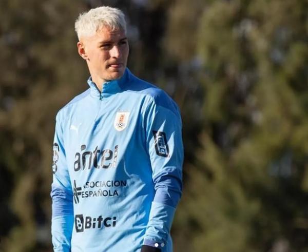 Flamengo acompanha movimentos de Varela à espera de brecha para negociar