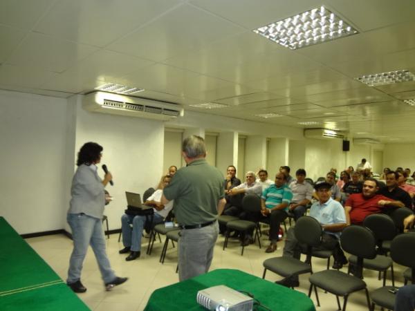 Empres&aacute;rios discutem implanta&ccedil;&atilde;o de Porto Seco em Floriano.(Imagem:FlorianoNews)