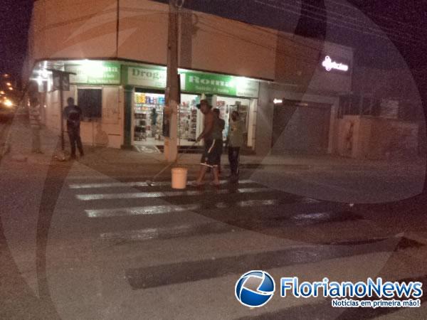 DETRAN intensifica opera&ccedil;&atilde;o de revitaliza&ccedil;&atilde;o das faixas de pedestres com foco na seguran&ccedil;a.(Imagem:FlorianoNews)