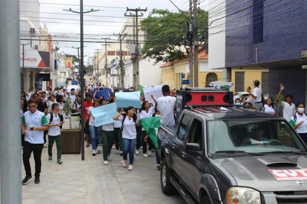  Estudantes de Teresina protestam contra o Novo Ensino M&eacute;dio e pedem revoga&ccedil;&atilde;o.(Imagem:Andr&ecirc; Nascimento/g1 )