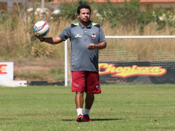 Para primeiro degrau na Copa Piauí, Lucas mantém apostas e lista 23 nomes