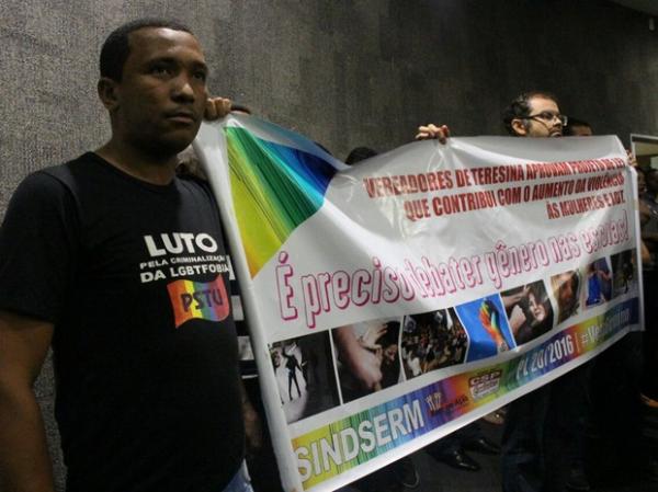 Após confusão, PL sobre discussão de gênero é arquivado no PI