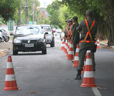 Polícia cumpre mandados e monta barreiras em divisas do PI com outros estados