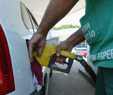 Preços da gasolina e do diesel sobem hoje nas refinarias