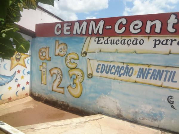 Bandidos arrombam escola em Floriano