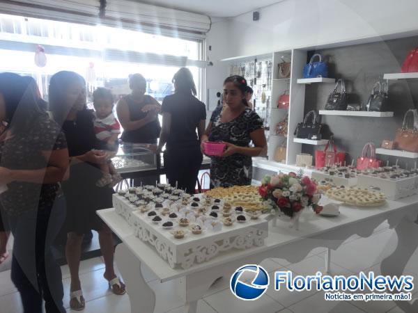 Casal de empres&aacute;rios reinaugura a loja Planeta Biju em Floriano.(Imagem:FlorianoNews)
