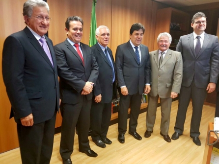 Presidente cobra expansão da UFPI e criação de pólo empresarial