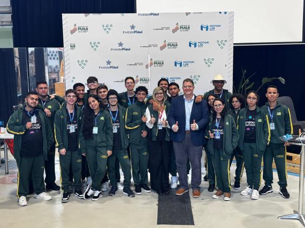 Seduckathon: Alunos intercambistas da rede pública fazem imersão em ecossistema de inovação