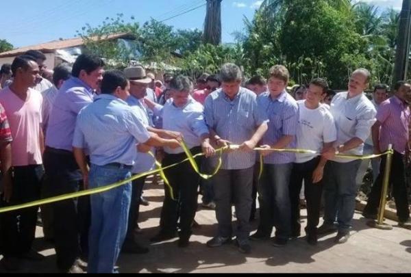 Gustavo Neiva acompanha Governador em entrega de obras no cerrado piauiense.(Imagem:Reprodução/Facebook)