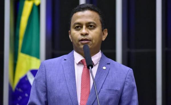 Dr. Francisco Costa apresenta projeto de Combate à Dengue, Chikungunya e Zika