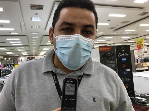 Bezerra, chefe de setor de m&oacute;veis e eletrodom&eacute;sticos.(Imagem:FlorianoNews)