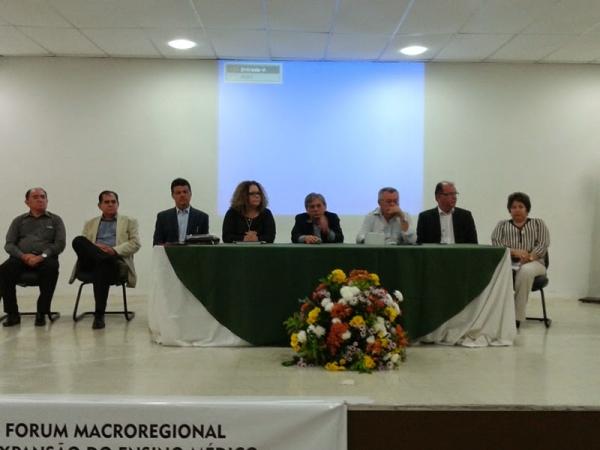 Secretário garante apoio da Sesapi a implantação do curso de Medicina em Picos.(Imagem:CanabravaNews)