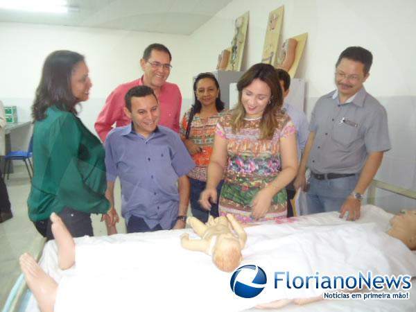 Rejane Dias visita instala&ccedil;&otilde;es do Centro de Educa&ccedil;&atilde;o Profissionalizante de Floriano.(Imagem:FlorianoNews)