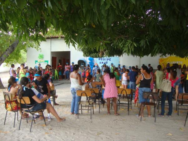 Alunos durante a Gincana(Imagem:reda&ccedil;&atilde;o)