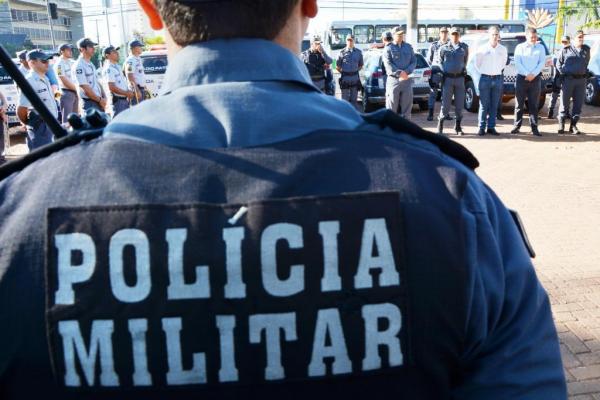 Pai e filho são atropelados por carro na Avenida Joaquim Nelson; motorista é agredido por transeunte