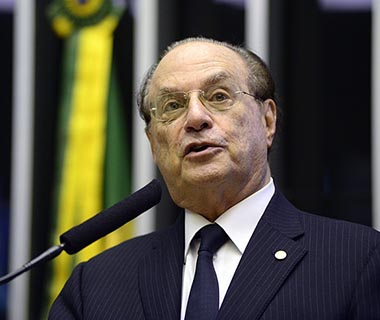 Câmara cassa mandato do deputado Paulo Maluf