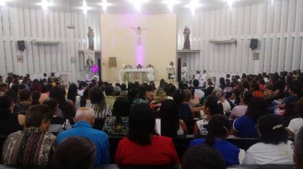 Missa da Gra&ccedil;a &eacute; realizada em Floriano (Imagem:FlorianoNews)