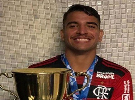 Flamengo empresta o meia Pepê para o Portimonense, de Portugal