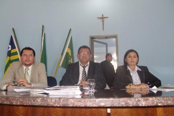C&acirc;mara aprova projeto e ter&aacute; 15 vereadores em 2012.(Imagem:FlorianoNews)
