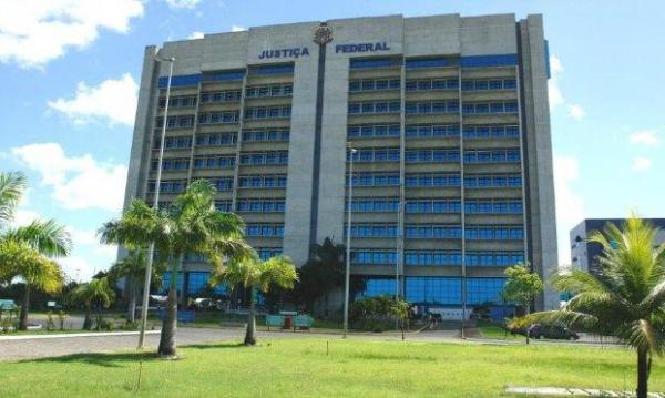 Juiz federal suspende medida provisória que permitia privatização da Eletrobras