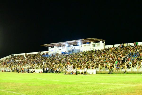 Est&aacute;dio lotado e decis&atilde;o acirrada marcam grande final da Copa Floriano 2025(Imagem:Secom)