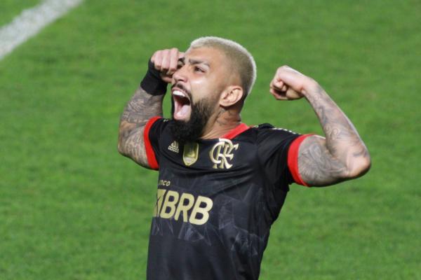 Desde sua chegada ao Flamengo, em 2019, Gabigol supera em gols por clubes Messi, Mbappe e CR7