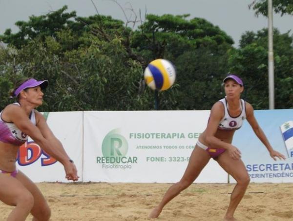 Nove duplas piauienses disputam o Circuito Regional de Vôlei de Praia