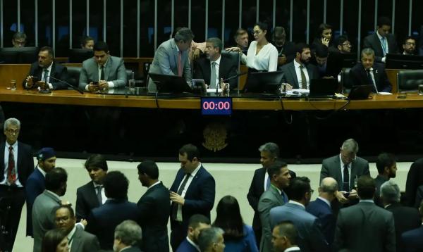 Câmara aprova fim da saidinha de presos; projeto vai à sanção