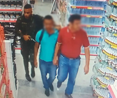 Assaltante com farda do Exército invade distribuidora e rende funcionários na Capital