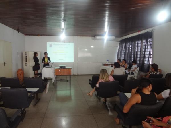 Rep&oacute;rter Amarelinho foi homenageado com um livro que conta a sua hist&oacute;ria de vida.(Imagem:FlorianoNews)