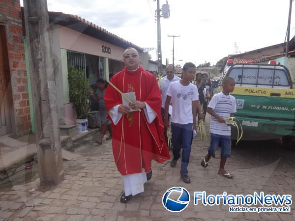 Prociss&otilde;es e missas marcaram o Domingo de Ramos em Floriano.(Imagem:FlorianoNews)
