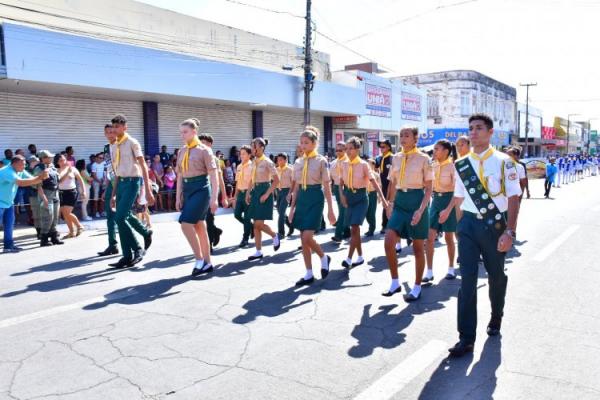 Desfile C&iacute;vico marca as comemora&ccedil;&otilde;es pela Independ&ecirc;ncia do Brasil em Floriano.(Imagem:Secom)