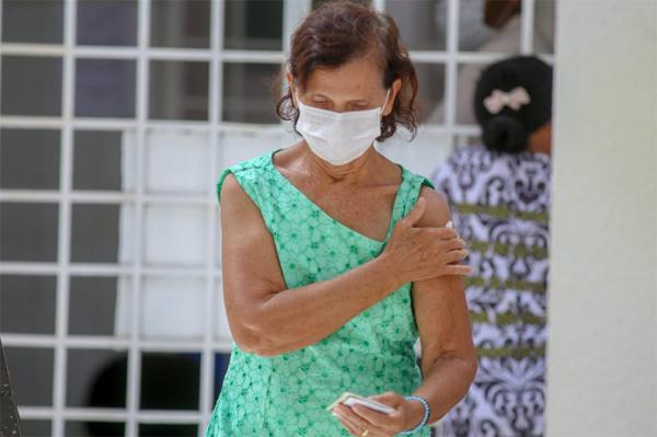 25% dos idosos brasileiros moram com três ou mais pessoas