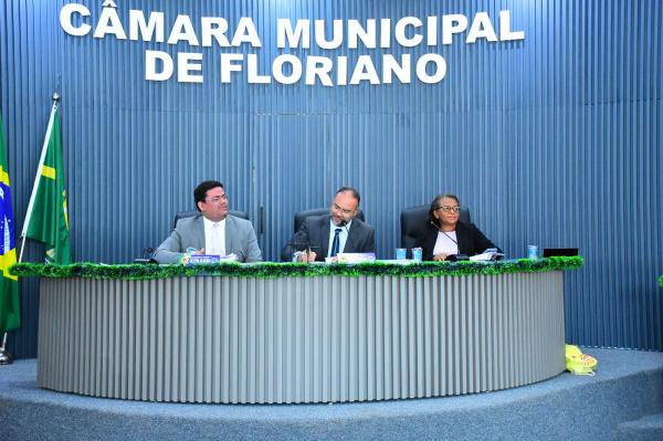  C&acirc;mara Municipal de Floriano realiza duas sess&otilde;es e conclui o ano legislativo de 2024(Imagem:CMF)