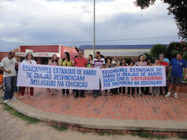 Manifesta&ccedil;&atilde;o no centro da cidade(Imagem:Floriano News)