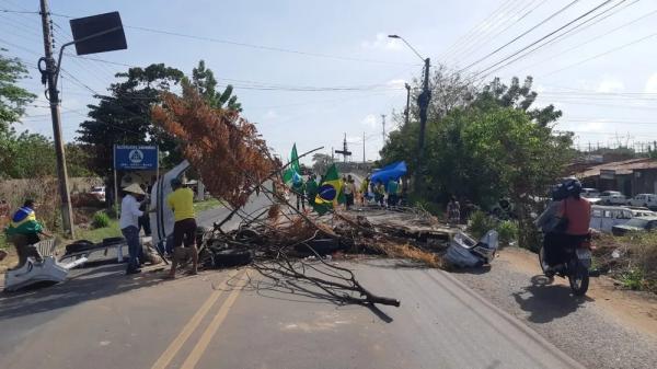 Bolsonaristas voltam a fechar rodovia em Teresina contra resultado nas urnas