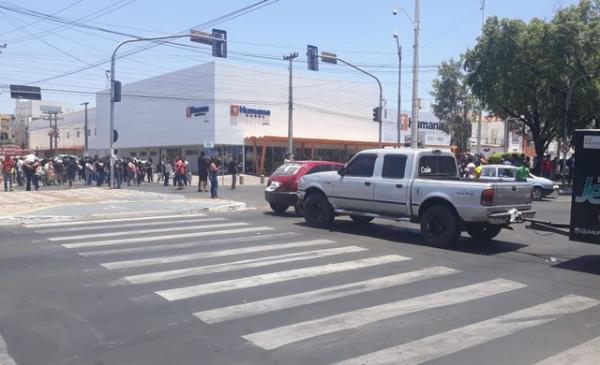 Artistas realizam protesto e interditam Avenida Frei Serafim em Teresina.(Imagem:Divulga&ccedil;&atilde;o)