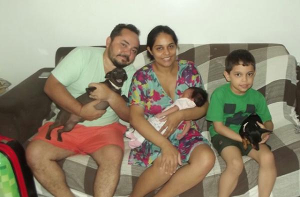 Decis&atilde;o judicial pode separar casal de cachorros e donos protestam no PI.(Imagem:Cidadeverde.com)