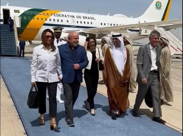Lula visita os Emirados Árabes após viagem à China