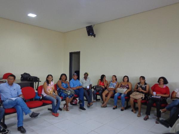 Sindicato dos Trabalhadores Rurais realizou encontro com lideran&ccedil;as de associa&ccedil;&otilde;es.(Imagem:FlorianoNews)