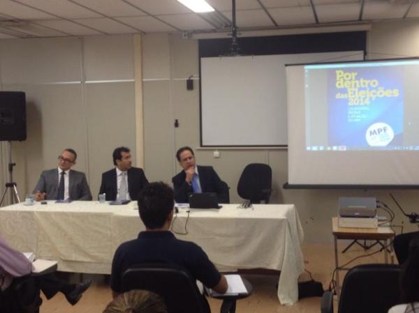 Procuradores tiraram d&uacute;vidas sobre cronograma estabelecido pela Justi&ccedil;a.(Imagem:Jaqueliny Siqueira/G1)