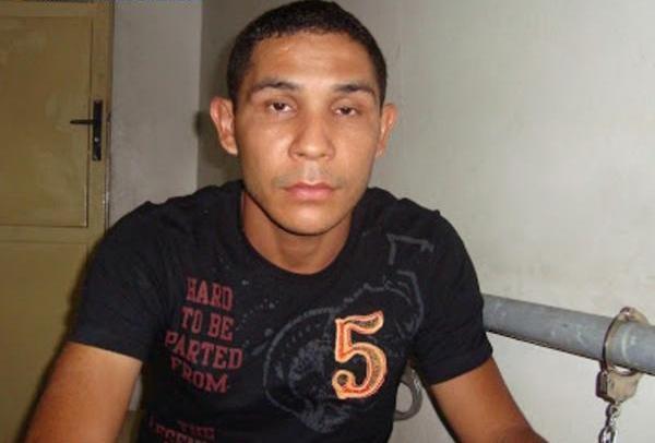 Jos&eacute; Oliveira, o 