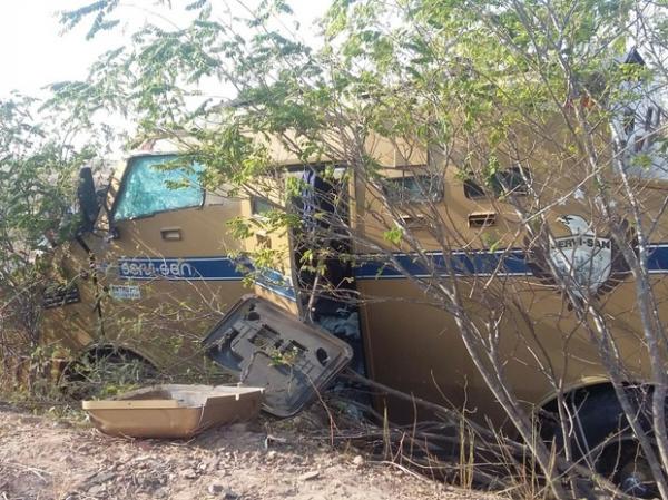 Carro forte foi explodido em Canto do Buriti.(Imagem:Divulga&ccedil;&atilde;o/ Pol&iacute;cia Militar)