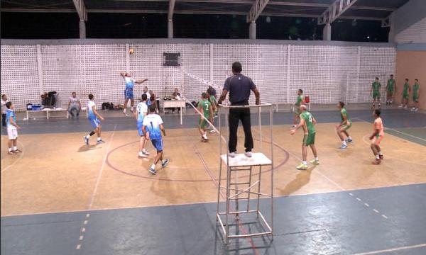 Mano Vôlei leva susto no segundo set, mas conqusita título da Copa Aberta