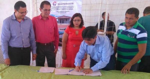 Governo assina termo para beneficiar agricultura familiar em Altos