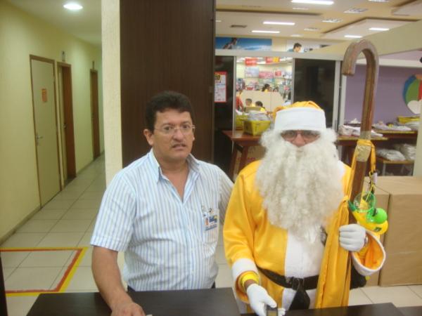 Papai Noel Amarelo(Imagem:reda&ccedil;&atilde;o)