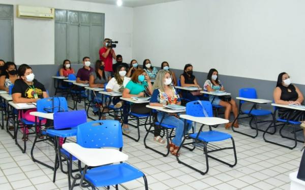 Floriano sedia um encontro estadual de formação continuada para conselheiros tutelares