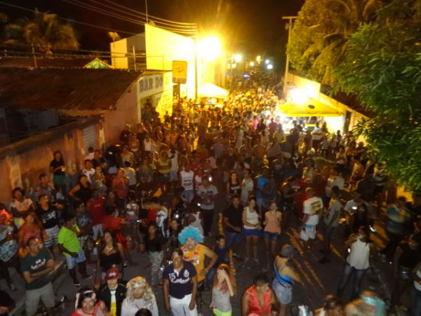 Blocos alternativos agitaram primeiro dia de Carnaval em Floriano
