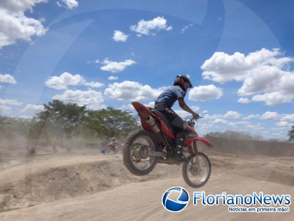 Realizada a 1&ordm; edi&ccedil;&atilde;o de Motocross de Bar&atilde;o de Graja&uacute;.(Imagem:FlorianoNews)